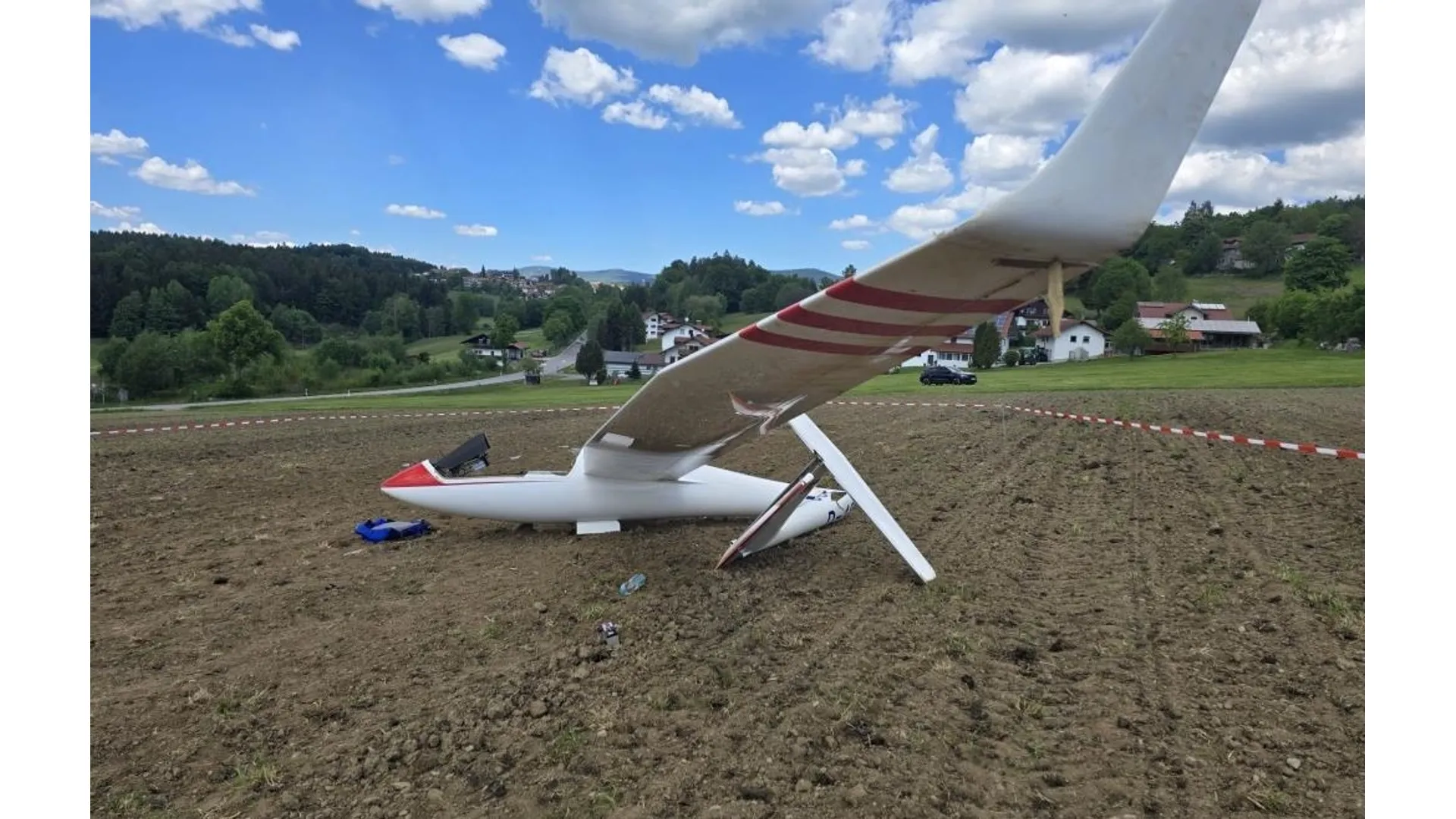 Pilot kluzáku zraněn při nouzovém přistání u Neuschönau