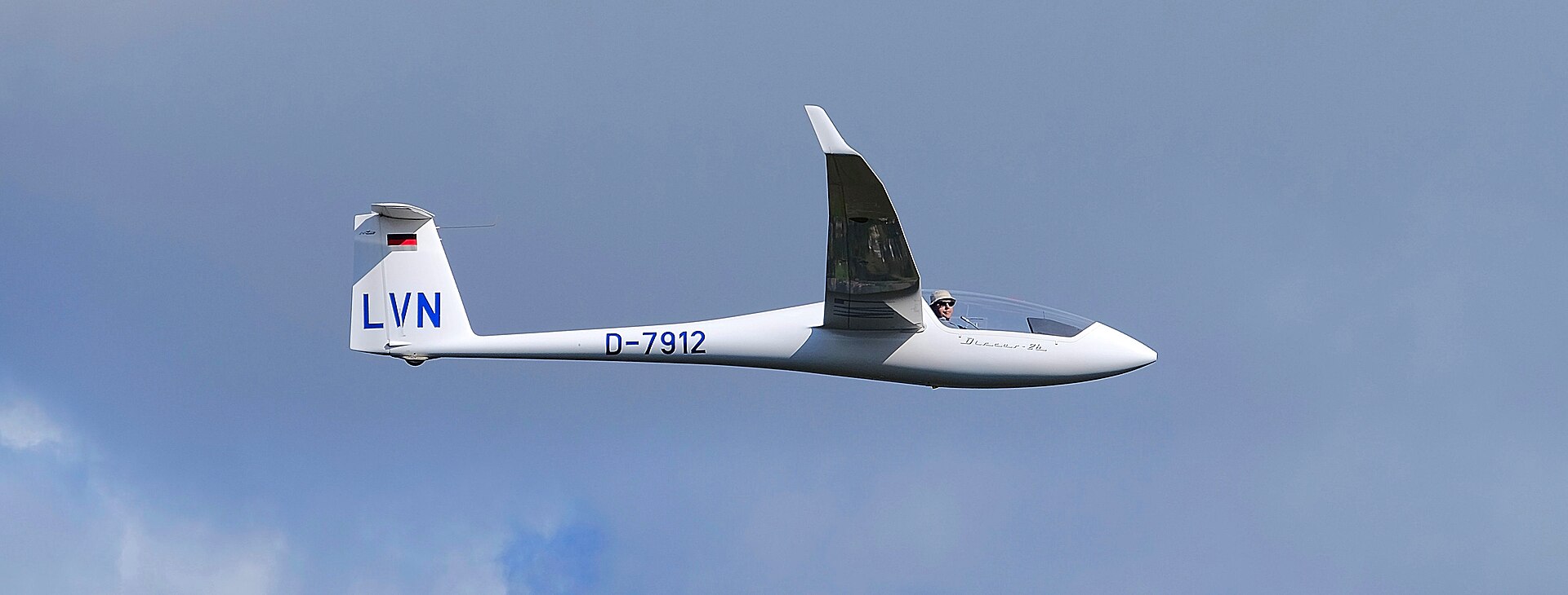 Stejný typ · FotofliegerHE · CC BY-SA 4.0 · Wikimedia Commons