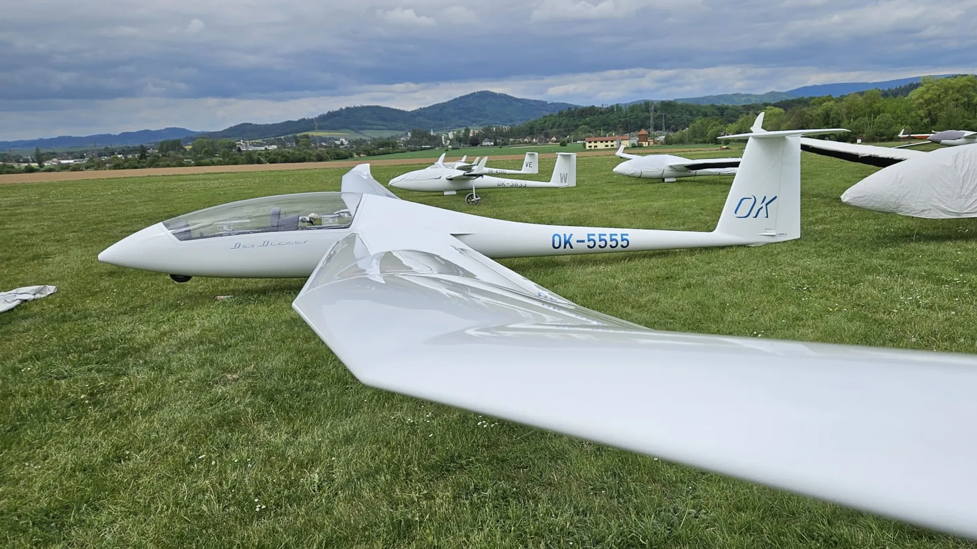Duo Discus — letadlo Aeroklubu Hranice