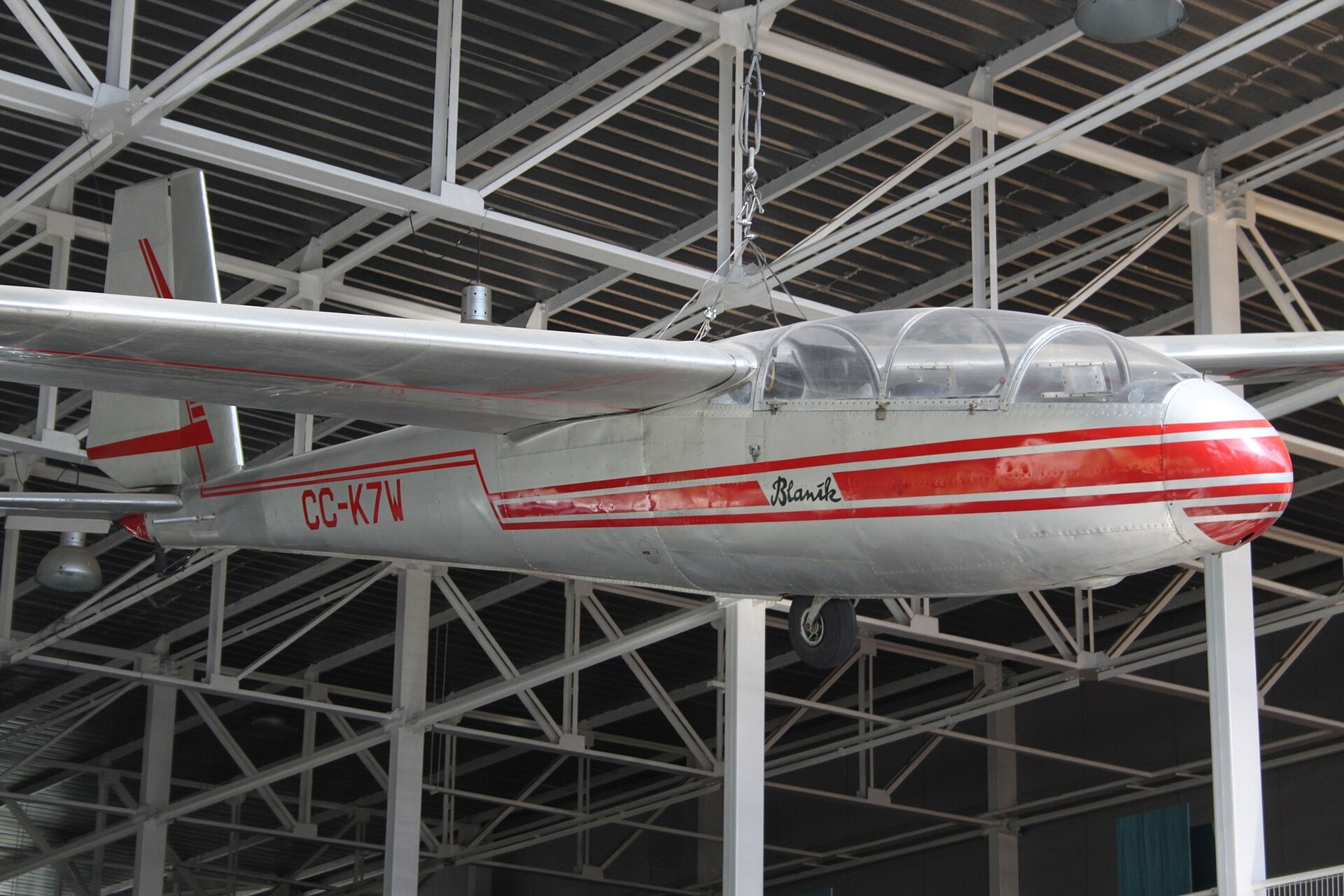 Stejný typ · Aeroprints.com · CC BY-SA 3.0 · Wikimedia Commons