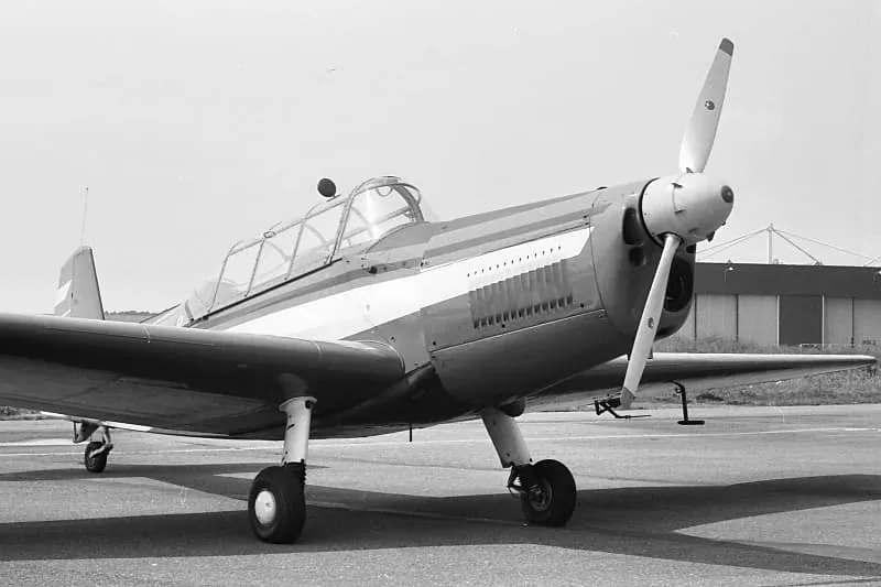 Z-226MS — vlečná verze se stavitelnou vrtulí V-503A